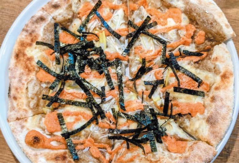 長芋とチーズ明太子マヨのピザ