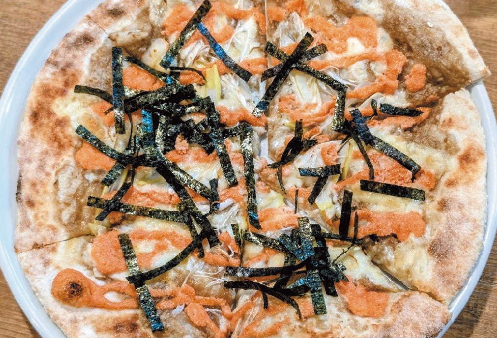 長芋とチーズ明太子マヨのピザ