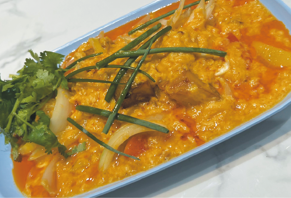 長芋と蟹の卵カレー炒め